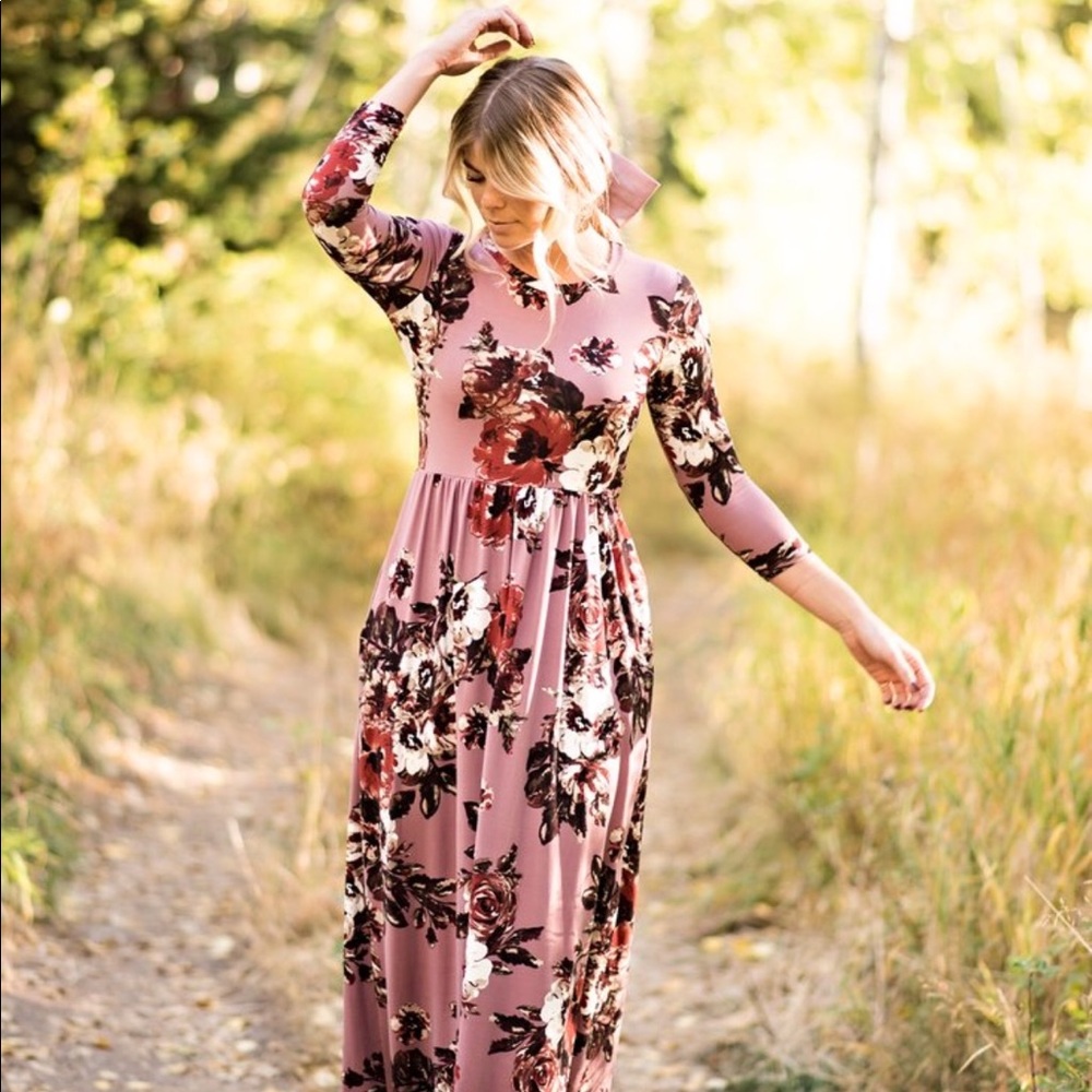 CLASSIC ROSE MAXI DRESS IN MAUVE